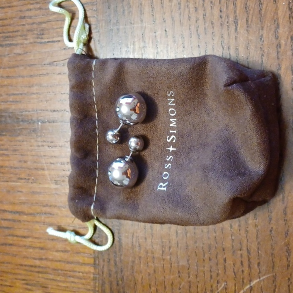 Earings
